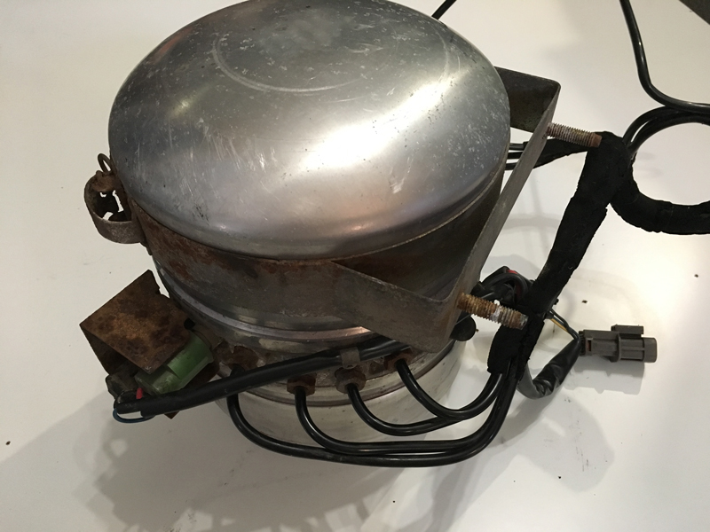 Баллон для воздуха пневмоподвески. MITSUBISHI SIGMA 3.0 V6-24(DOHC/4WS).  Украина Україна Ukraine. www.afonder.com