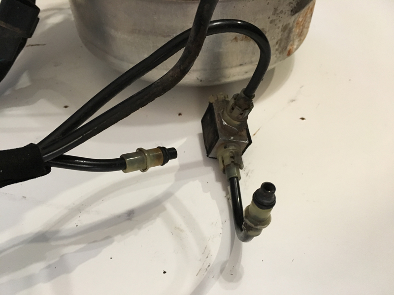 Баллон для воздуха пневмоподвески. MITSUBISHI SIGMA 3.0 V6-24(DOHC/4WS).  Украина Україна Ukraine. www.afonder.com