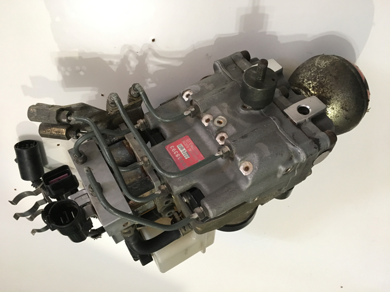 Блок ABS MB668393 ( насос ). MITSUBISHI SIGMA 3.0 V6-24(DOHC/4WS).  Украина Україна Ukraine. www.afonder.com