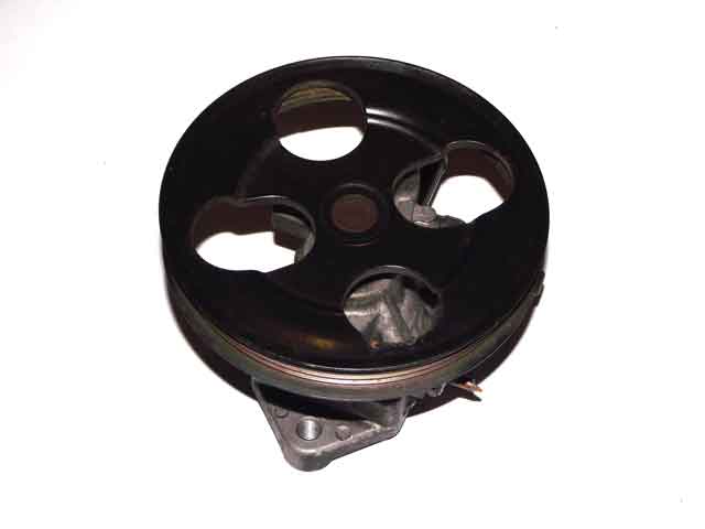 Mitsubishi Carisma. MR272473. Компрессор гидроусилителя. Б/У.