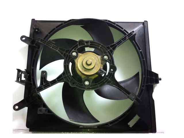 Mitsubishi Carisma. MR340870. MB925652. MR355468. Вентилятор радиатора. Б/У.