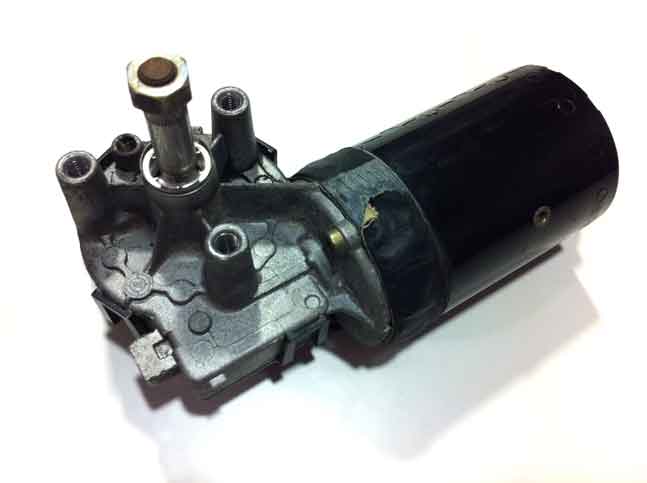 Mitsubishi Carisma. MR910711. Моторчик стеклоочистителя. Б/У.