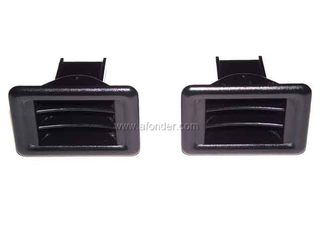 Mitsubishi Carisma. Заглушки кнопок подлокотника. Б/У.